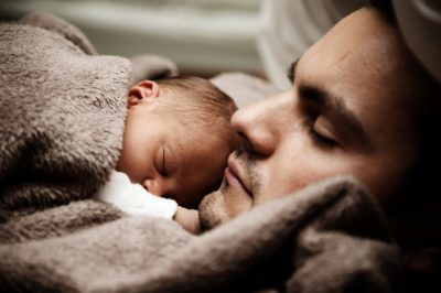 NORMAL SØVN HOS BABYER SMÅBØRN | Forældre og fødsel